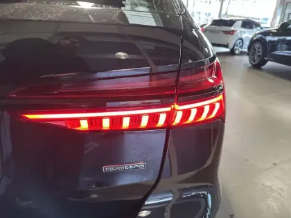 Photo 25 Audi A6  Avant 55 TFSIe 367 ch S tronic 7 Quattro