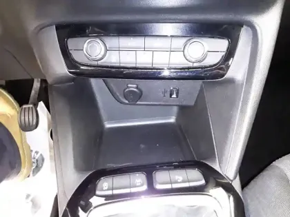 Photo 35 Opel Corsa  1.2 75 ch BVM5