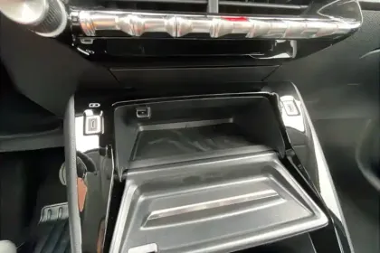 Photo 17 Peugeot 208  Hybrid 110 e-DCS6