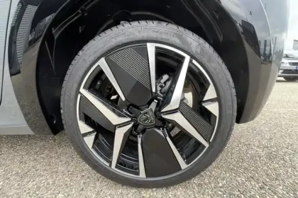 Photo 28 Peugeot 208  Hybrid 110 e-DCS6