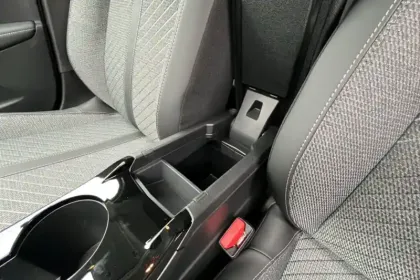 Photo 21 Peugeot 208  Hybrid 110 e-DCS6