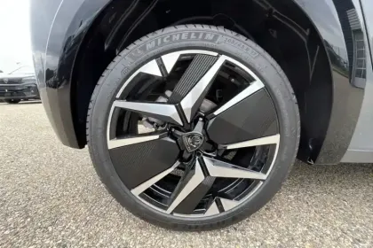 Photo 27 Peugeot 208  Hybrid 110 e-DCS6