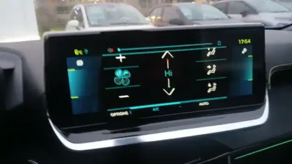 Photo 16 Peugeot 2008  Electrique 136 ch