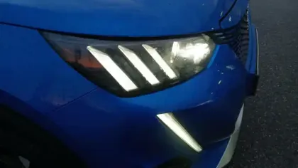 Photo 34 Peugeot 2008  Electrique 136 ch