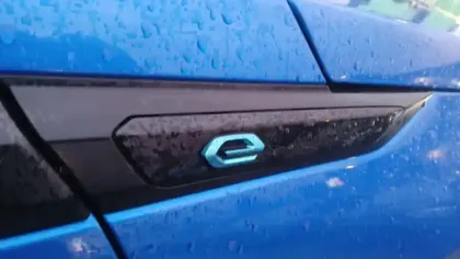 Photo 33 Peugeot 2008  Electrique 136 ch