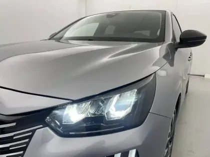 Photo 23 Peugeot 208  Hybrid 100 e-DCS6