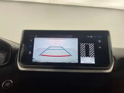 Photo 31 Peugeot 208  Hybrid 100 e-DCS6