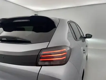 Photo 30 Peugeot 208  Hybrid 100 e-DCS6