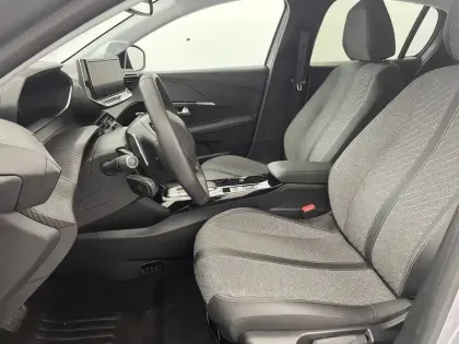 Photo 13 Peugeot 208  Hybrid 100 e-DCS6