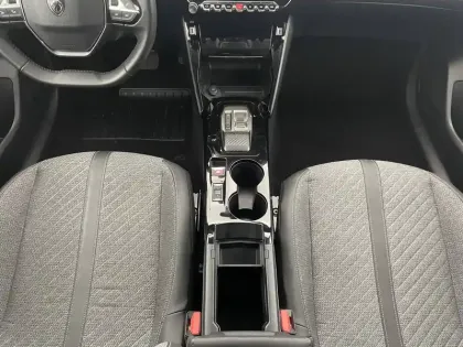 Photo 29 Peugeot 208  Hybrid 100 e-DCS6