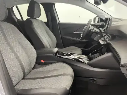 Photo 25 Peugeot 208  Hybrid 100 e-DCS6