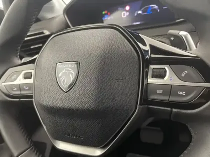 Photo 28 Peugeot 208  Hybrid 100 e-DCS6