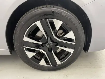 Photo 17 Peugeot 208  Hybrid 100 e-DCS6