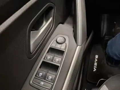 Photo 26 Dacia Bigster  Hybrid 155