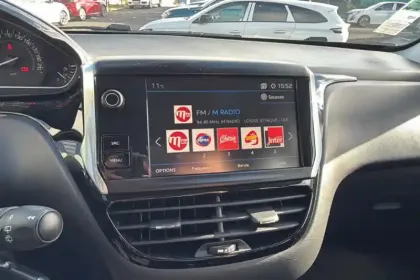 Photo 15 Peugeot 208  PureTech 82ch S&S BVM5