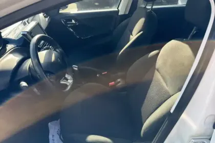 Photo 9 Peugeot 208  PureTech 82ch S&S BVM5