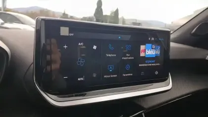 Photo 12 Peugeot 2008  Hybrid 145 e-DCS6