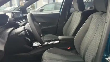 Photo 119 Peugeot 2008  Hybrid 145 e-DCS6