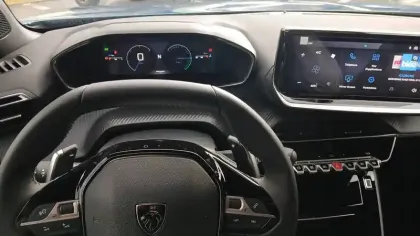 Photo 55 Peugeot 2008  Hybrid 145 e-DCS6