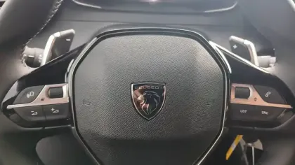 Photo 54 Peugeot 2008  Hybrid 145 e-DCS6