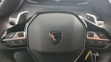 Photo 40 Peugeot 2008  Hybrid 145 e-DCS6