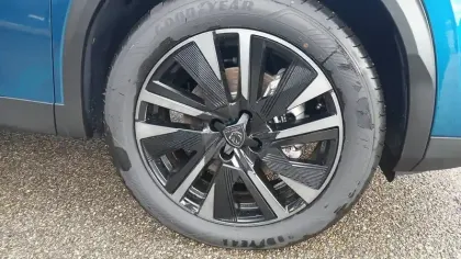 Photo 106 Peugeot 2008  Hybrid 145 e-DCS6