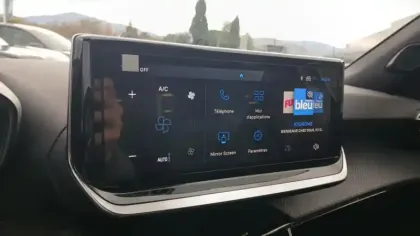 Photo 82 Peugeot 2008  Hybrid 145 e-DCS6