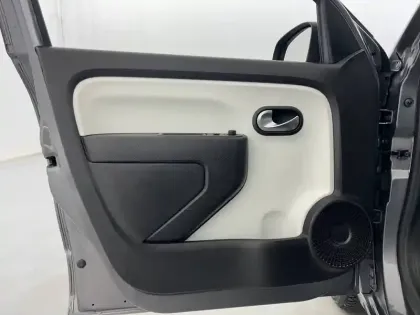 Photo 19 Renault Twingo  III SCe 65