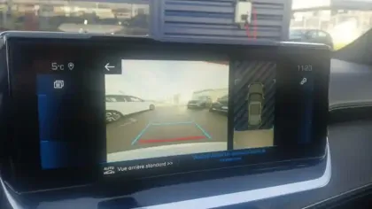 Photo 150 Peugeot 2008  PureTech 130 S&S EAT8