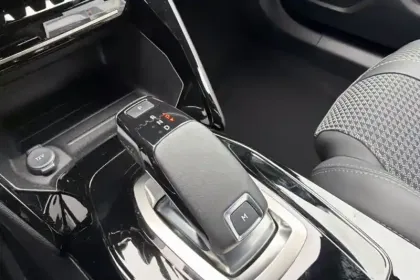 Photo 58 Peugeot 2008  PureTech 130 S&S EAT8