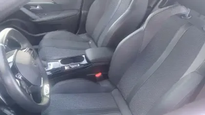 Photo 17 Peugeot 2008  PureTech 130 S&S EAT8