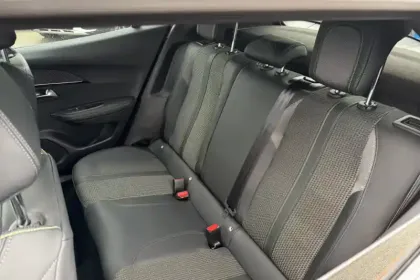 Photo 169 Peugeot 2008  PureTech 130 S&S EAT8