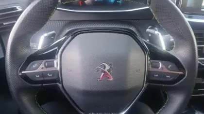 Photo 142 Peugeot 2008  PureTech 130 S&S EAT8