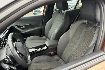 Photo 44 Peugeot 2008  PureTech 130 S&S EAT8