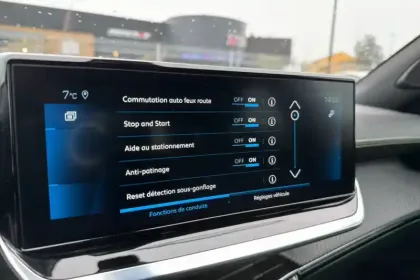 Photo 55 Peugeot 2008  PureTech 130 S&S EAT8