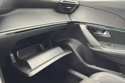 Photo 184 Peugeot 2008  PureTech 130 S&S EAT8