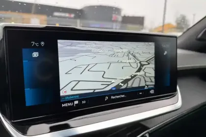 Photo 118 Peugeot 2008  PureTech 130 S&S EAT8