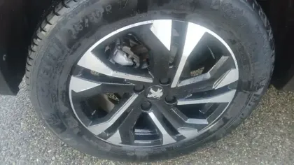 Photo 75 Peugeot 2008  PureTech 130 S&S EAT8