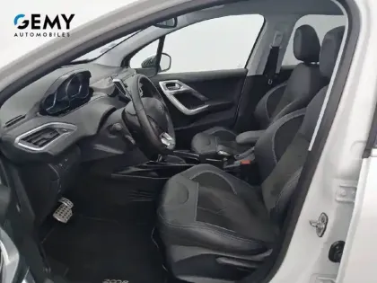 Photo 8 Peugeot 2008  PureTech 110ch S&S EAT6