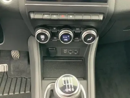 Photo 11 Renault Captur  TCe 90