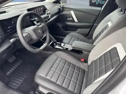 Photo 8 Citroën C4  X Hybride 136 e-DCS6