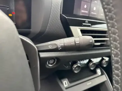 Photo 13 Citroën C4  X Hybride 136 e-DCS6