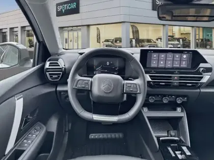 Photo 10 Citroën C4  X Hybride 136 e-DCS6