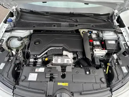 Photo 22 Citroën C4  X Hybride 136 e-DCS6