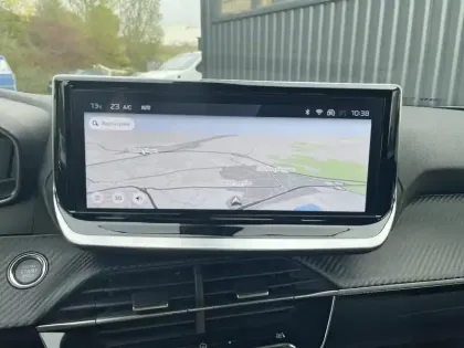 Photo 21 Peugeot 2008  Electrique 54 kWh 156 ch