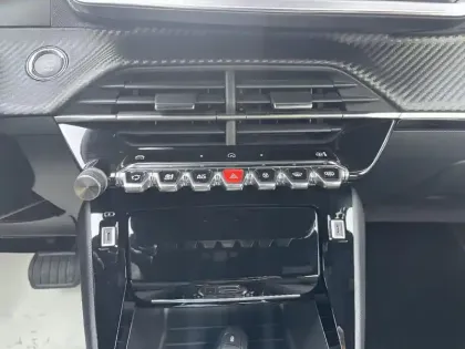 Photo 7 Peugeot 2008  Electrique 54 kWh 156 ch