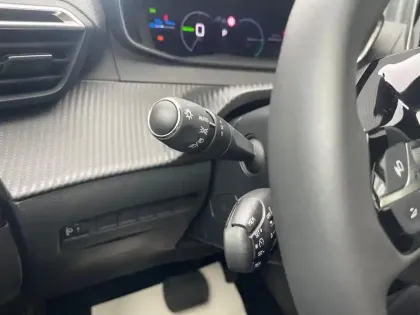 Photo 12 Peugeot 2008  Electrique 54 kWh 156 ch
