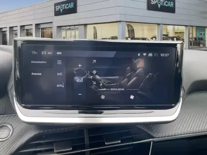 Photo 11 Peugeot 2008  Electrique 54 kWh 156 ch