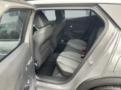 Photo 9 Peugeot 2008  Electrique 54 kWh 156 ch