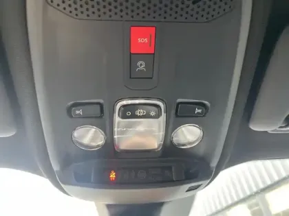 Photo 22 Peugeot 2008  Electrique 54 kWh 156 ch